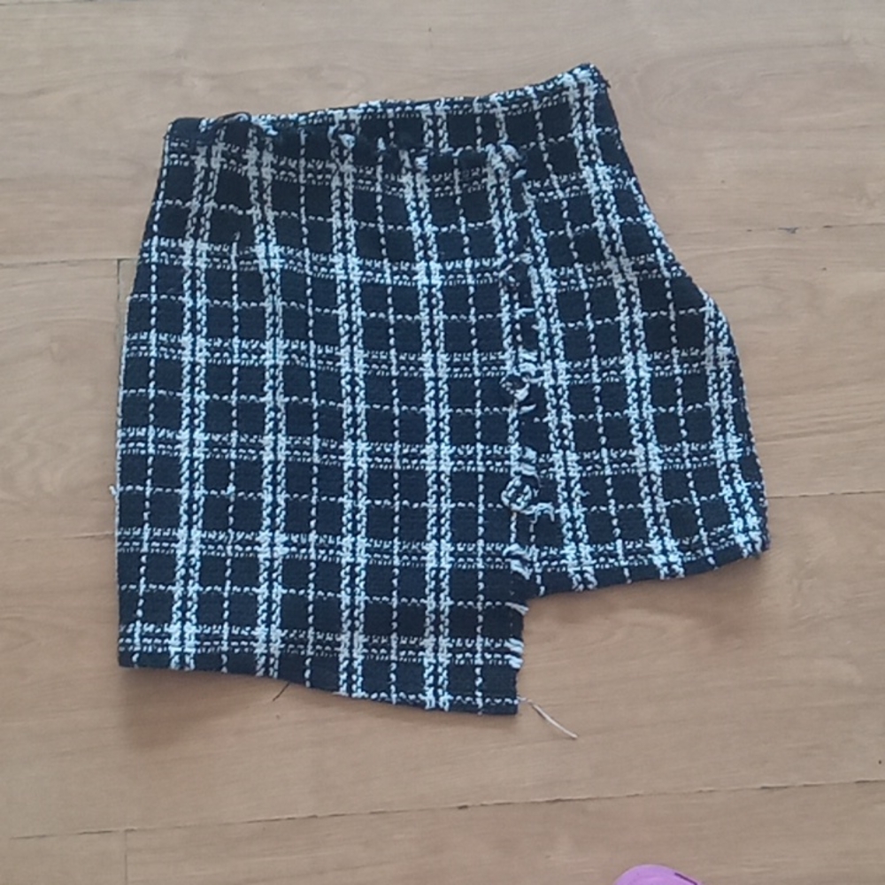 Tweed mini skirt